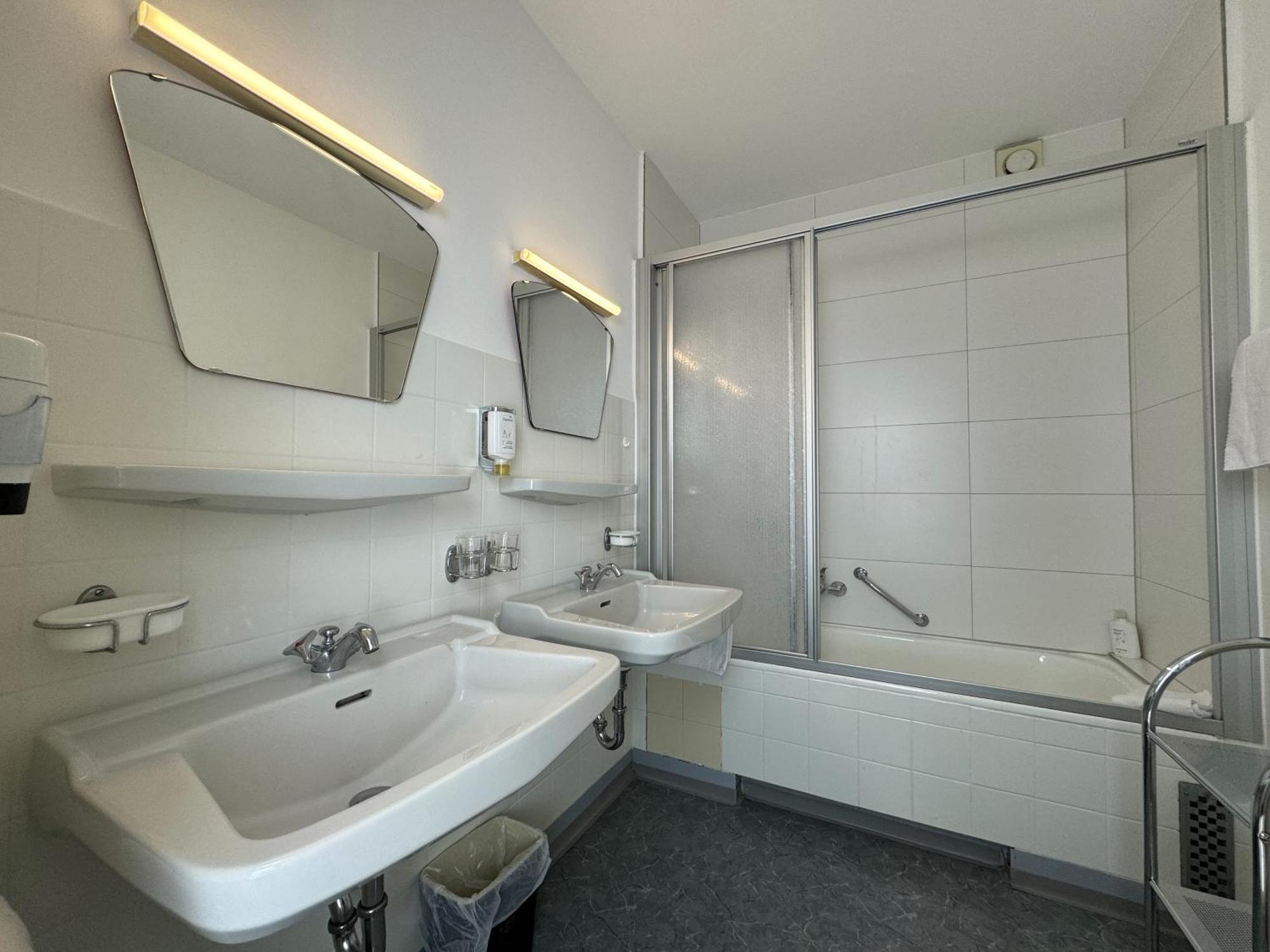 Aparthotel Schwarzwald Panorama Bad Wildbad Ruang foto