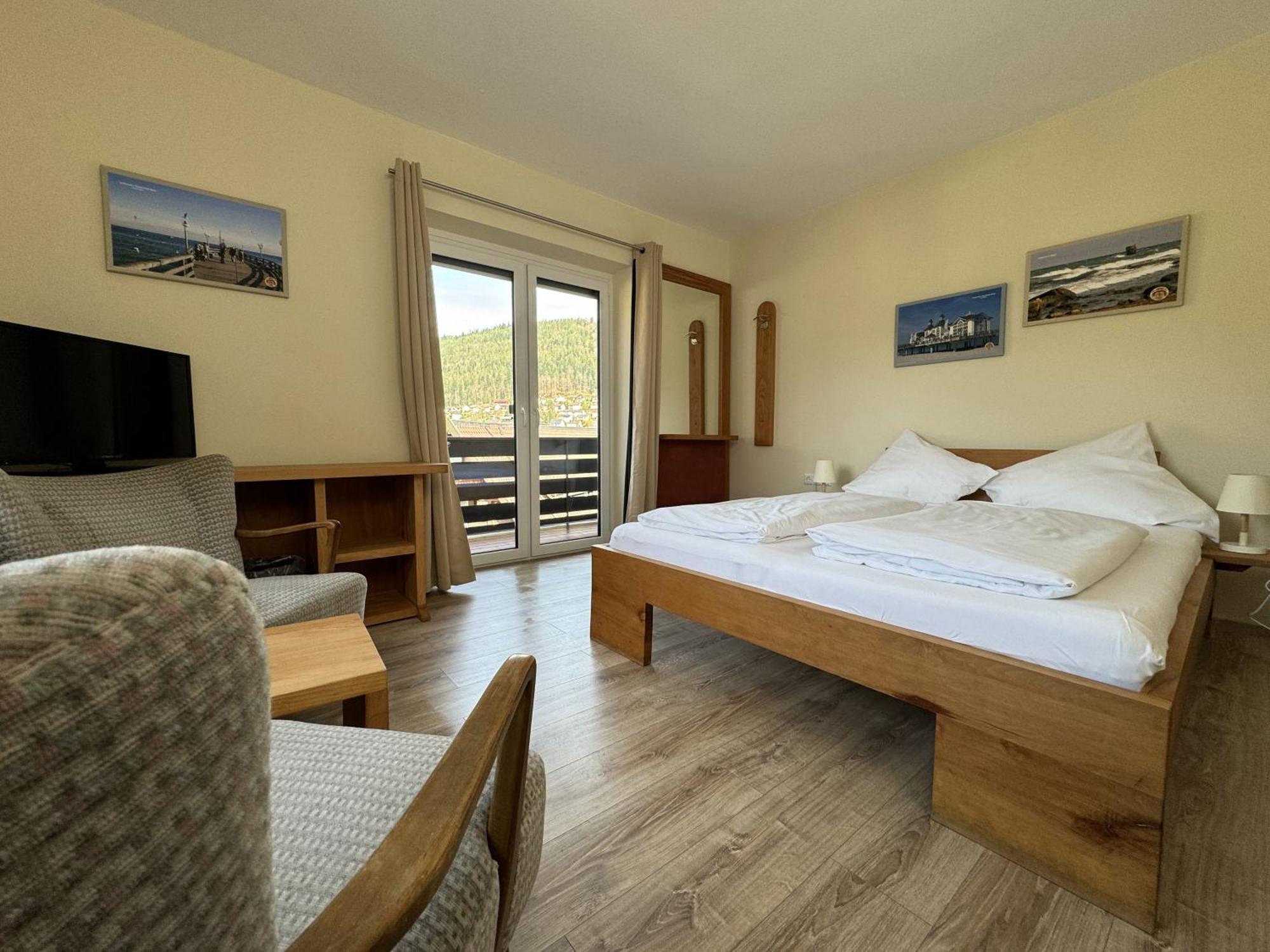 Aparthotel Schwarzwald Panorama Bad Wildbad Ruang foto