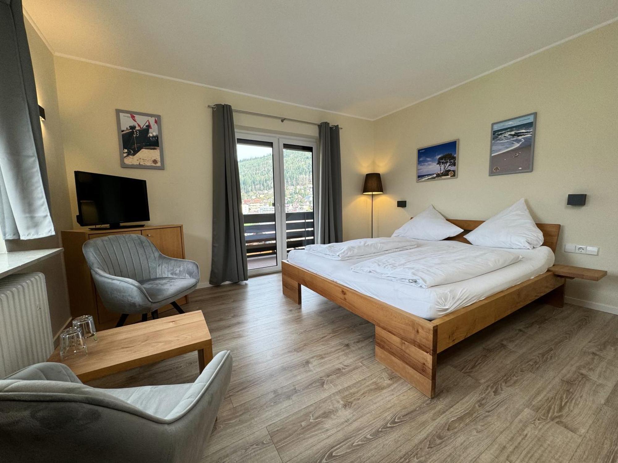 Aparthotel Schwarzwald Panorama Bad Wildbad Ruang foto