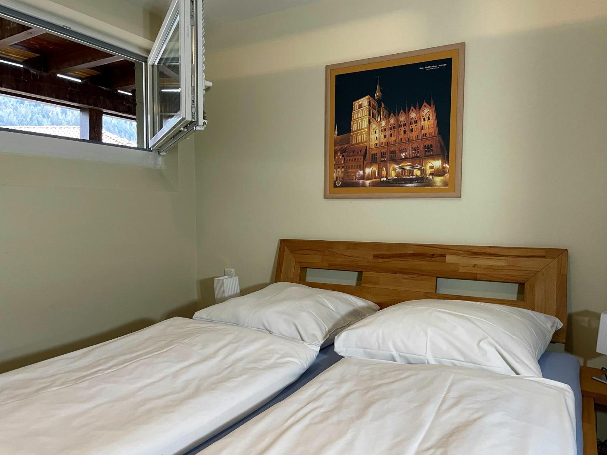 Aparthotel Schwarzwald Panorama Bad Wildbad Ruang foto