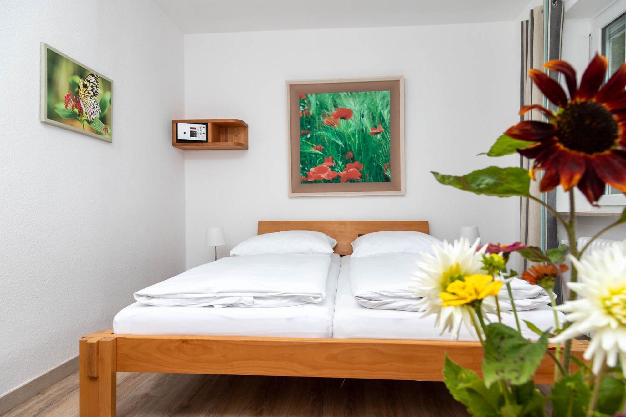 Aparthotel Schwarzwald Panorama Bad Wildbad Ruang foto