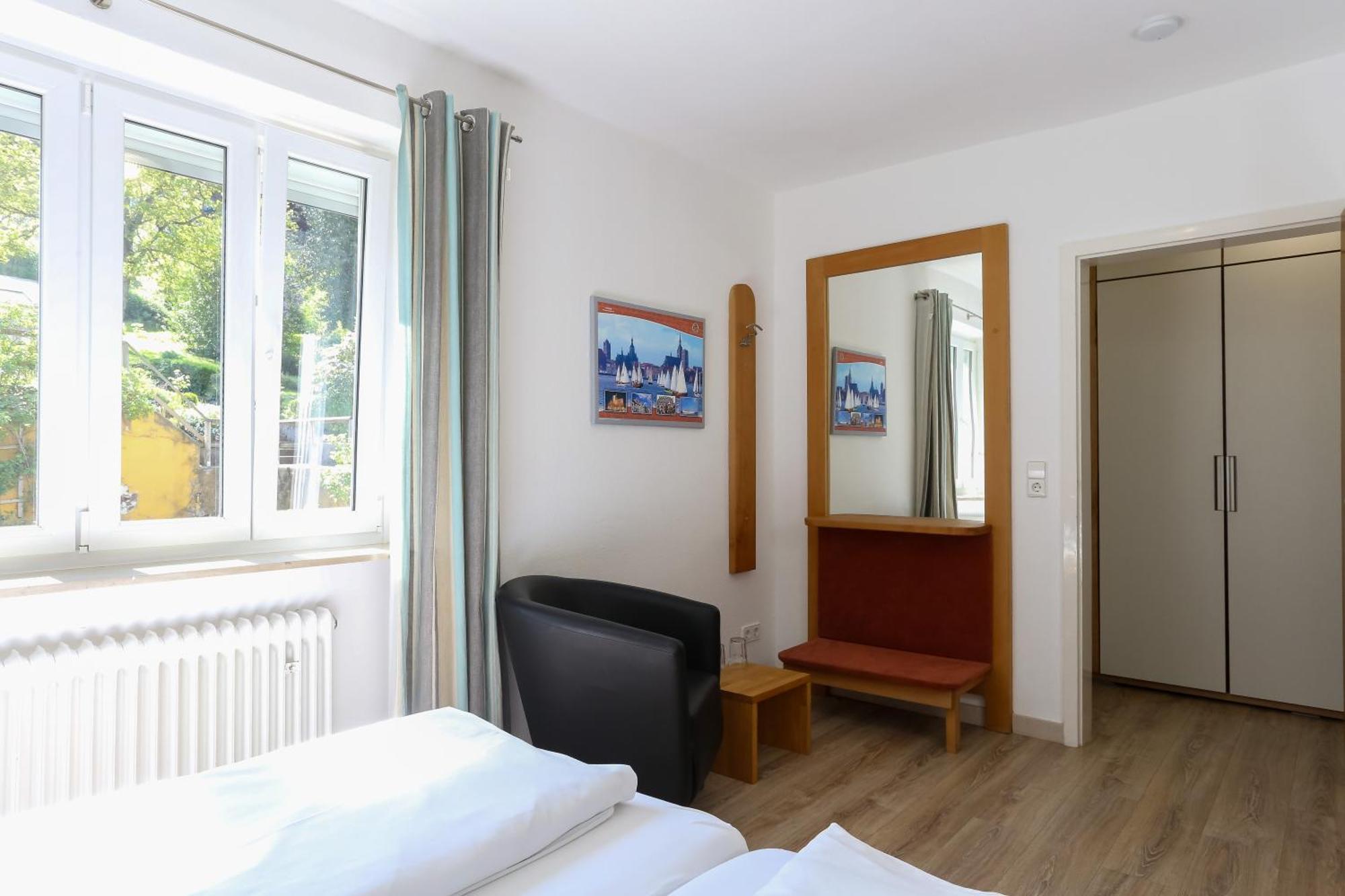 Aparthotel Schwarzwald Panorama Bad Wildbad Ruang foto